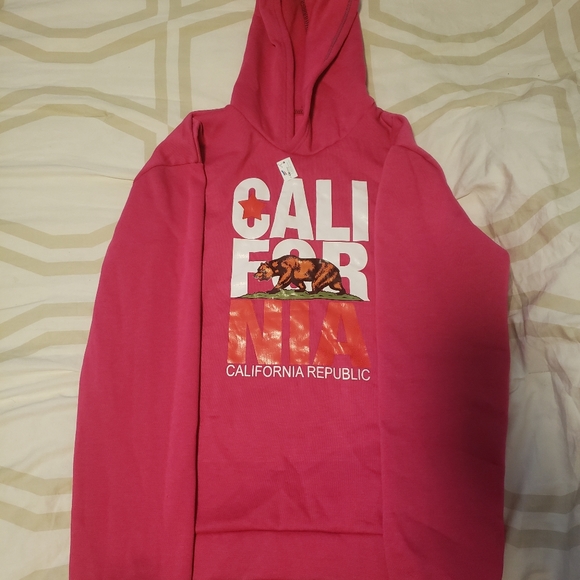 Cleaning my closet of things j have never worn - Picture 2 of 2